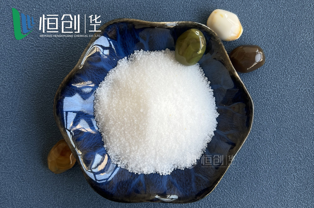 俄白晶钾