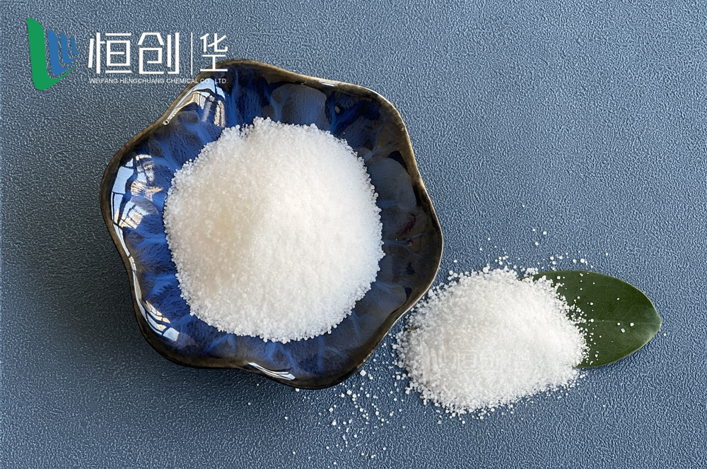 俄白晶钾
