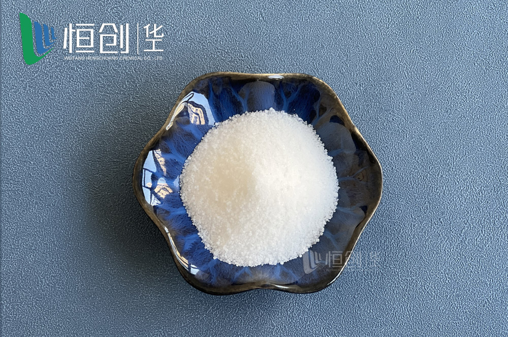 俄白晶钾